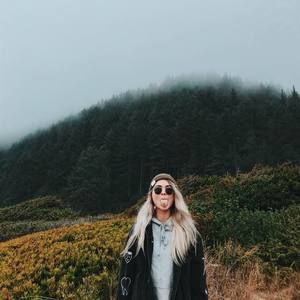 Meet your Posher, Michaela